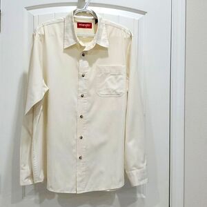 Wrangler Mens Cotton/Poly Blend,  Cream long sleeve shirt,  Size Large